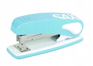 ZSZYWACZ METALOWY DO 25 KARTEK NA ZSZYWKI 24/6 SAXDESING 239 JASNONIEBIESKI